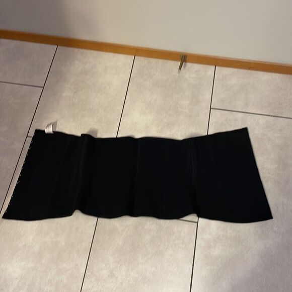 Ann Mitchell woman’s latex corset - Picture 10 of 13